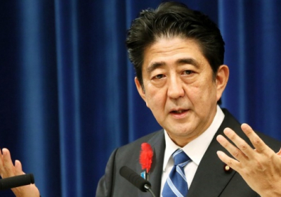 У Японії скоєно замах на екс-прем'єр-міністра двома пострілами в спину