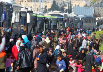 Тисячі людей застрягли біля Алеппо через призупинення евакуації
