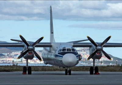 Специалисты пытаются освободить пленных со сбитого украинского самолета Ан-26 