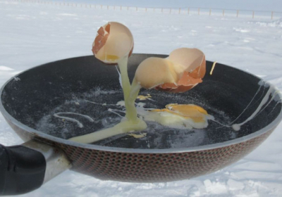 Вчений намагається приготувати їжу в Антарктиці при -70°C, - ФОТОРЕПОРТАЖ