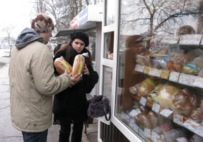 Сім областей отримали попередження від АМКУ щодо цін на хліб