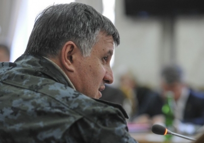 Аваков пообіцяв військовим, що нове озброєння та техніку закуплять ще в цьому році 