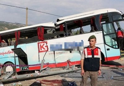 В Туреччині підірвали автобус з поліцейськими