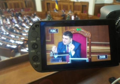 Гройсман рассказал, кого видит легитимными представителями власти на Донбассе