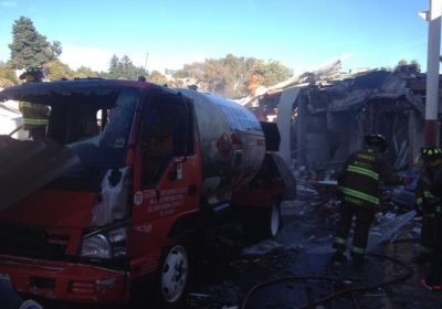 Автоцистерна з газом вибухнула біля будівлі дитячої лікарні в Мексиці: є загиблі