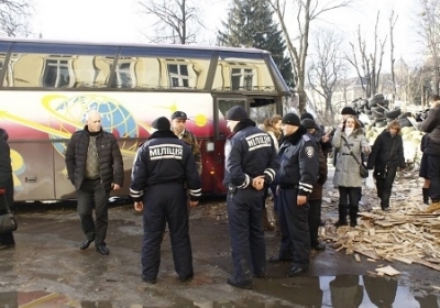 Во Львов привезли титушок, чтобы спасти ОГА от митингующих