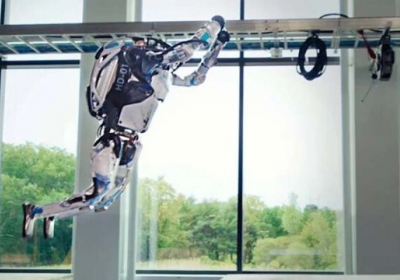 Boston Dynamics показал акробатические трюки роботов