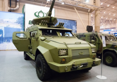 Украинская армия вооружилась новыми броневиком