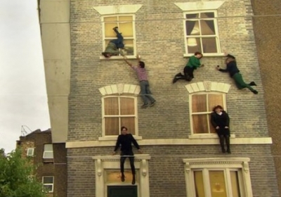 У Лондоні з’явився будинок, який нехтує законами гравітації (відео)