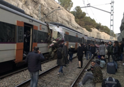 Лобовое столкновение поездов в Каталонии: более 100 раненых