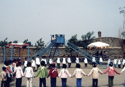 Китай вводить податок на контрацептиви, щоб стимулювати народжуваність

