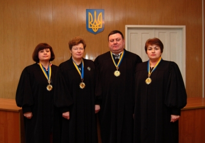Дніпропетровщині і Донеччині бракує суддів