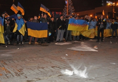 Проросійські активісти у Донецьку розв'язали бійку з учасниками мітингу за єдину Україну