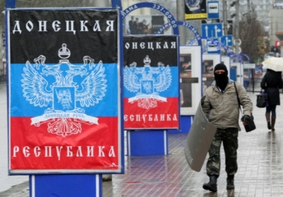 Под дулами автоматов сепаратисты начали референдум на Донбассе