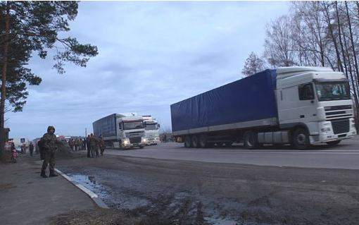 Копачі бурштину розблокували автодорогу в Рівненській області, – ВІДЕО
