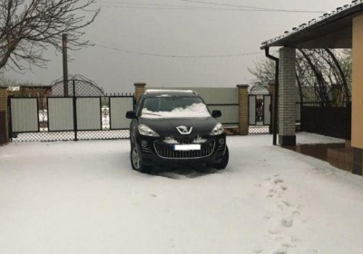 Непогода на Тернопольщине: улицы покрылись снегом и градом, - ВИДЕО