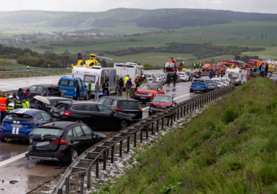 В Германии за сильного града столкнулись 50 авто, есть пострадавшие, - ФОТО