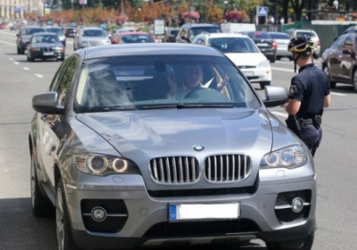 Лутковская требует от Авакова прекратить сбор данных о водителях на 