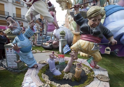 У Валенсії спалили скульптури політиків та інших казкових персонажів