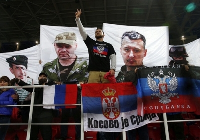 Фанати збірної Росії вивісили портрет терориста Гіркіна на матчі з Молдовою, - фото
