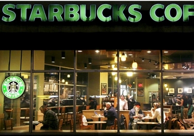 Starbucks розширює бізнес: окрім кави, мережа продаватиме соки та випічку