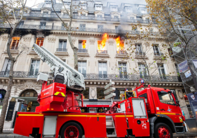 Поруч із Паризькою оперою спалахнула пожежа