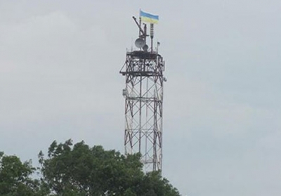У Попасній на 100-метровій висоті майорить український прапор