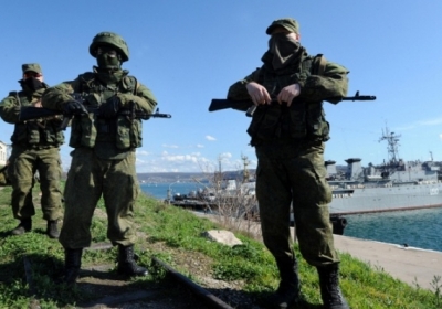 Російські військові посилили блокування українських військових частин у Криму