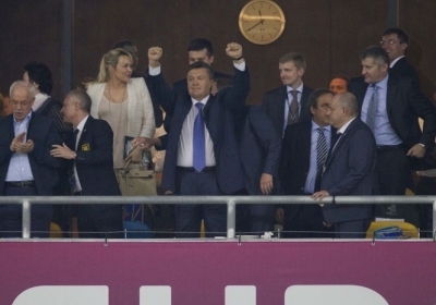 Янукович та VIP-ложа стрибали від щастя на матчі Україна-Швеція (фото, відео)