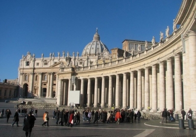 Ватикан запретил католической церкви благословлять однополые браки