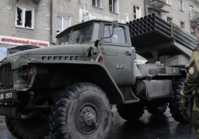 В СНБО сообщили, что Россия активно перебрасывает на Донбасс технику и солдат
