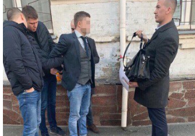 У Києві за хабар у розмірі $500 затримали чиновника відділу культури КМДА