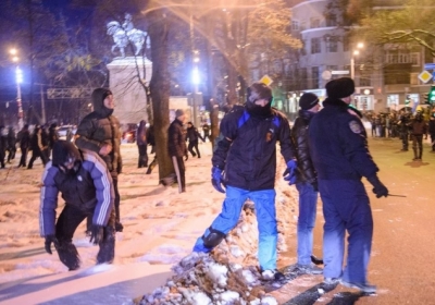 Напад тітушків на харківський Євромайдан, - онлайн-трансляція