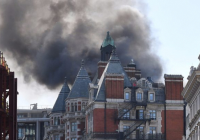 У центрі Лондона горить 5-зірковий готель, - ВІДЕО