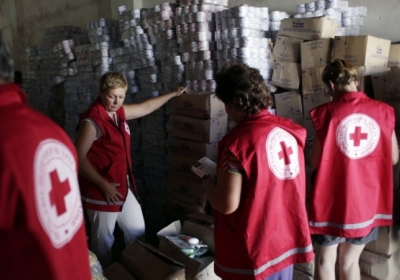 Німеччина відправить в Україну 75 вантажівок допомоги для переселенців