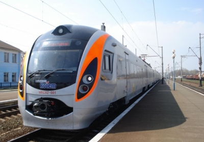 Поїзд Hyundai не вийшов на рейс Харків-Київ через поломку