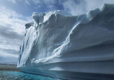В Антарктиде откололся айсберг размером 300 кв км
