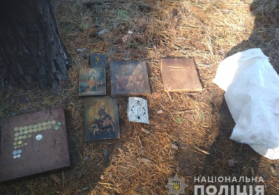 В Харьковской области мужчина украл из храма девять икон