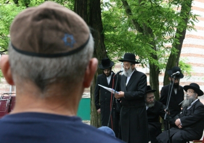 Влада Львова гальмує перенесення ринку із єврейського цвинтаря