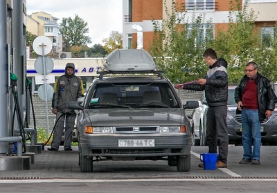 В Украине ряд заправок подняли цены на бензин