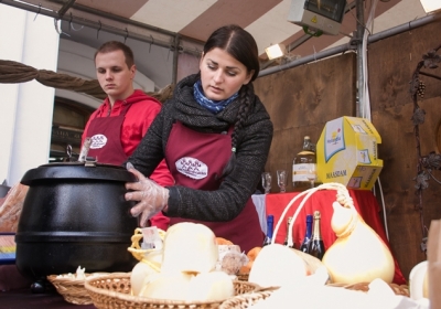 У Львові триває свято сиру і вина