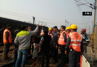 В Індії потяг зійшов з рейок:двоє людей загинули, 44 постраждалих, - ФОТО
