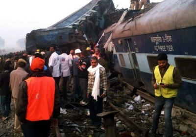 Залізнична катастрофа в Індії: кількість жертв сягнула 90 осіб