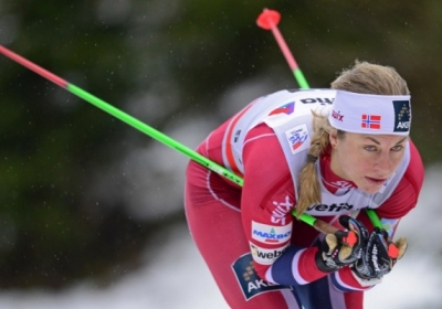 Норвежки торжествуют в лыжных гонках 