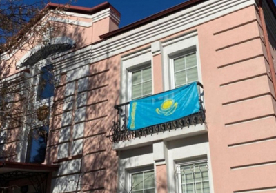 Посольство Казахстану в Україні вивезло частину співробітників