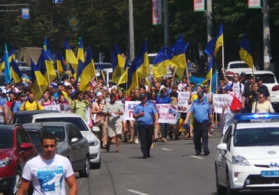 Активисты приравняли мэра Харькова к Путину: 
