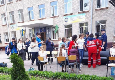 В Харькове из-за распыления газового баллончика в школе госпитализированы 37 детей, - ОБНОВЛЕНО