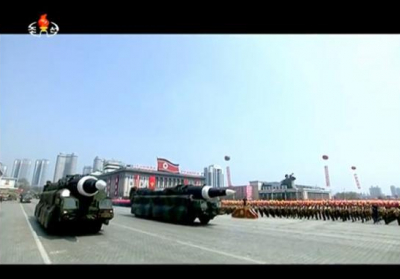 Північна Корея продемонструвала ракети, що запускаються з підводних  човнів, - ВІДЕО