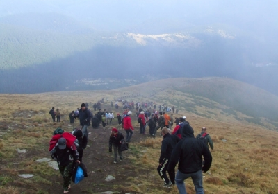 Кілька сотень українців узяли участь у ювілейному сходження на Говерлу