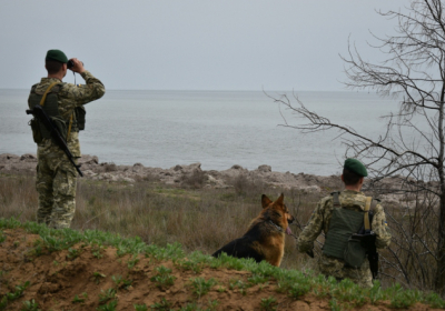 Українські прикордонники посилили охорону адмінмежі з Кримом
